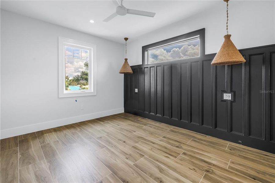 Spacious, unfurnished interior of a new home in , Sarasota (Image 22).