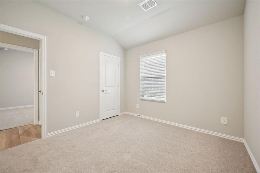 Spacious, unfurnished interior of a new home in Westmoor, Sherman (Image 22).