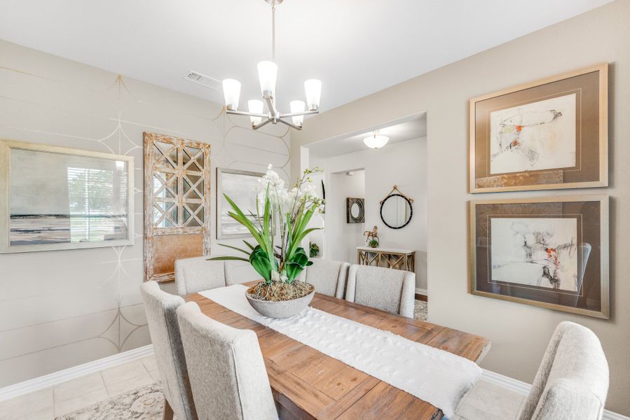 Furnished interior view inside a new home in Oak Valley, Terrell (Image 12).