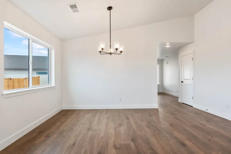 Spacious, unfurnished interior of a new home in Willowbrook, Madras (Image 38).