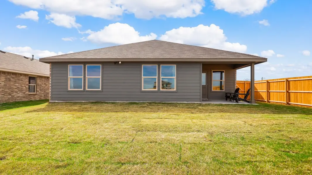 Representative exterior details of a home built from the Texas Cali by D.R. Horton in The Hills at Reunion, Newark (Image 3). Representative exterior details of a home built from the Texas Cali by D.R. Horton in The Hills at Reunion, Newark (Image 3).