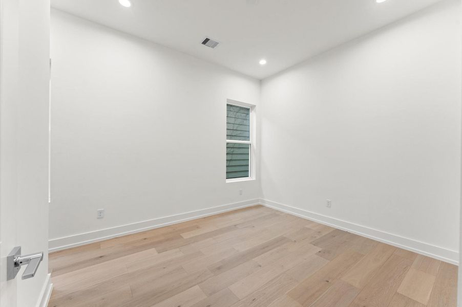 Secondary bedroom third view Secondary bedroom third view