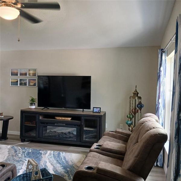 Furnished interior view inside a new home in , Dunnellon (Image 46).