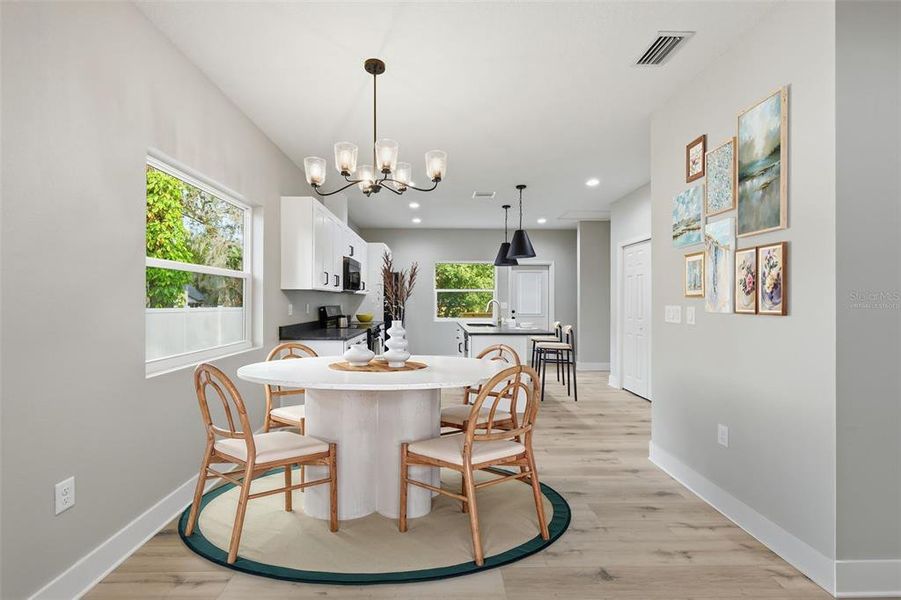 Furnished interior view inside a new home in , Plant City (Image 9).