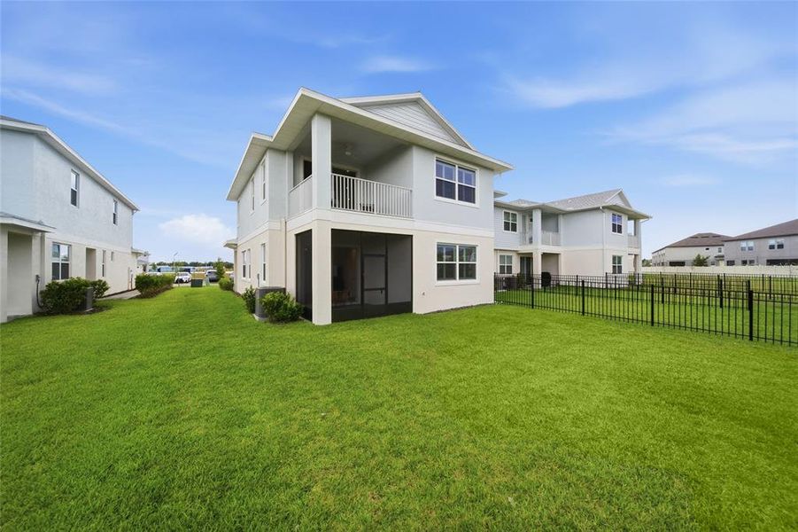 Exterior details and patio area of a home in , Wesley Chapel (Image 3).