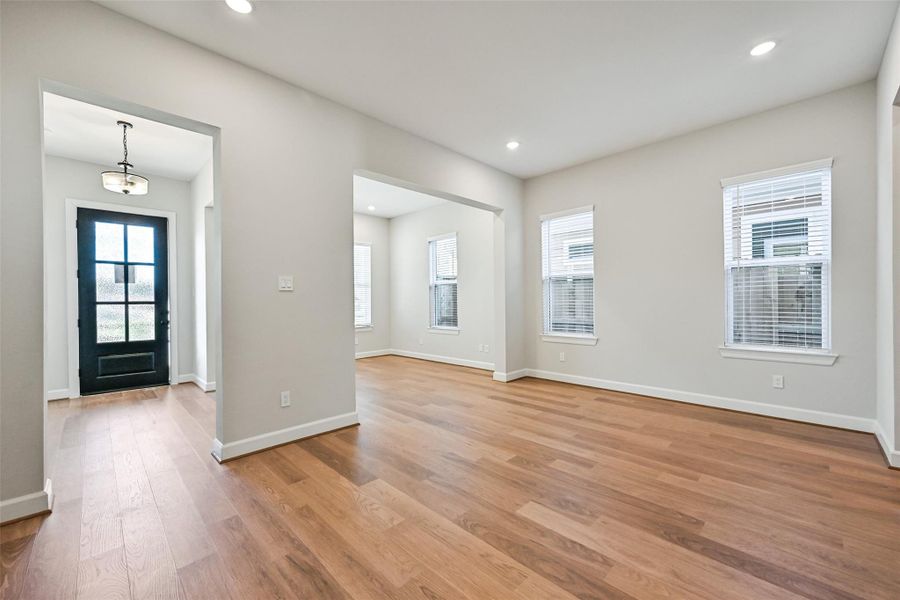 Spacious, unfurnished interior of a new home in Pearland Old Townsite, Pearland (Image 25). Spacious, unfurnished interior of a new home in Pearland Old Townsite, Pearland (Image 25).