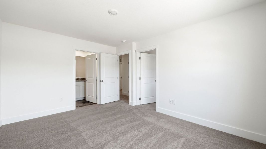 Spacious, unfurnished interior of a new home in Cherokee Crossing, Kodak (Image 15). Spacious, unfurnished interior of a new home in Cherokee Crossing, Kodak (Image 15).