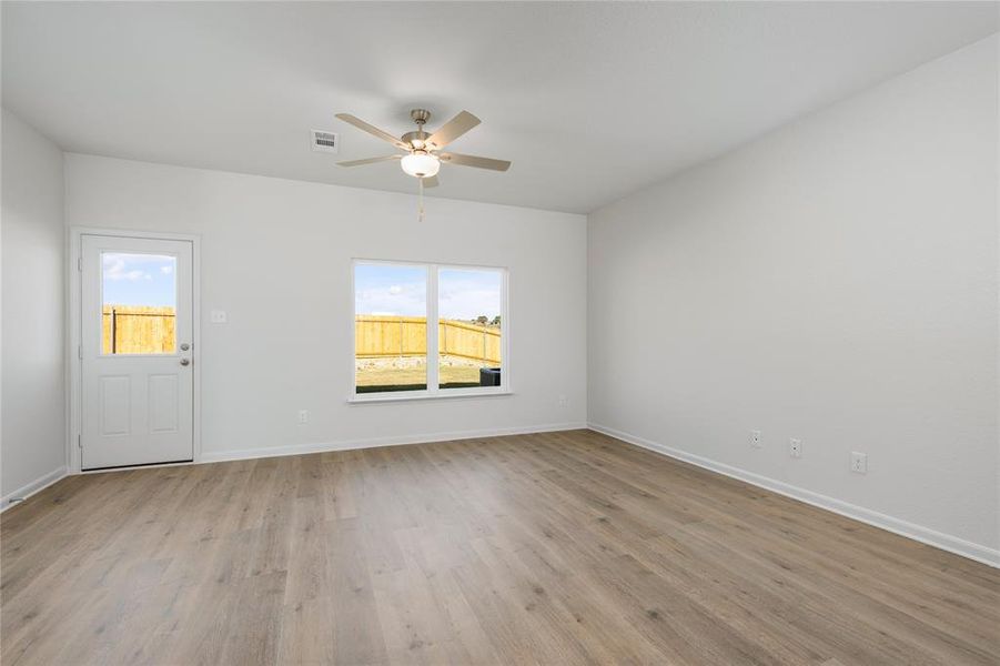 Spacious, unfurnished interior of a new home in Vista West, Fort Worth (Image 5).