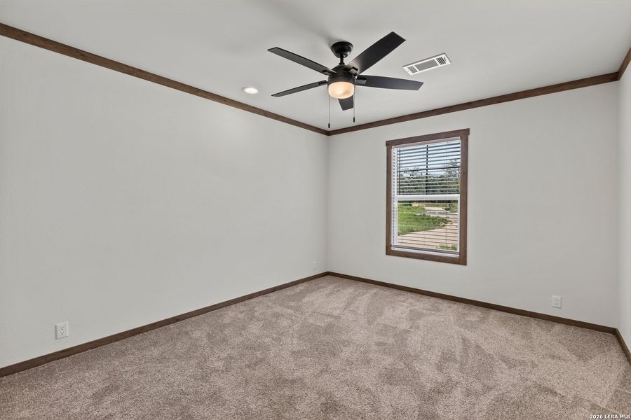 Spacious, unfurnished interior of a new home in , La Vernia (Image 12).