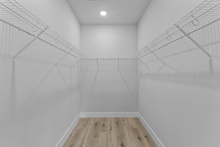 Spacious, unfurnished interior of a new home in , Bell (Image 16).