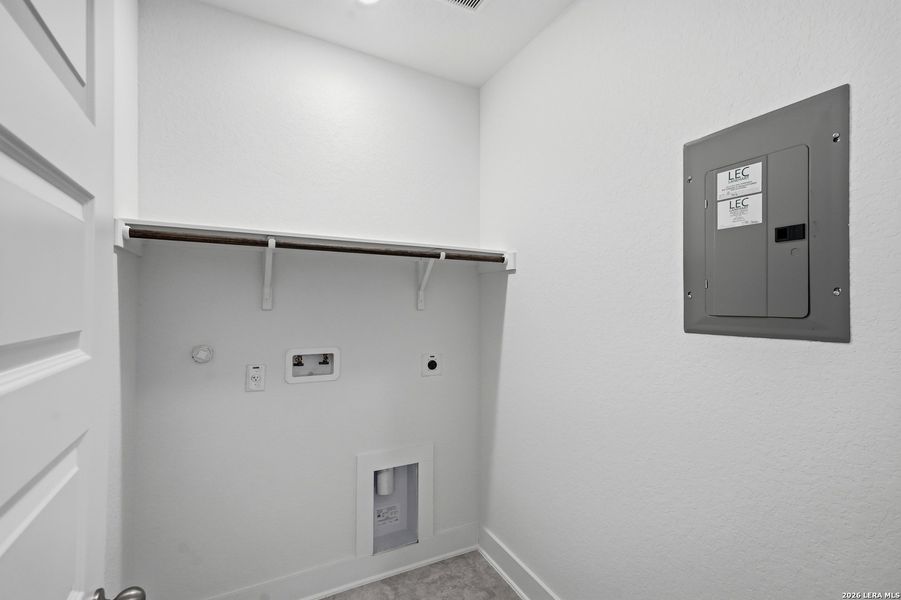 Spacious, unfurnished interior of a new home in Stillwater Ranch, San Antonio (Image 16). Spacious, unfurnished interior of a new home in Stillwater Ranch, San Antonio (Image 16).