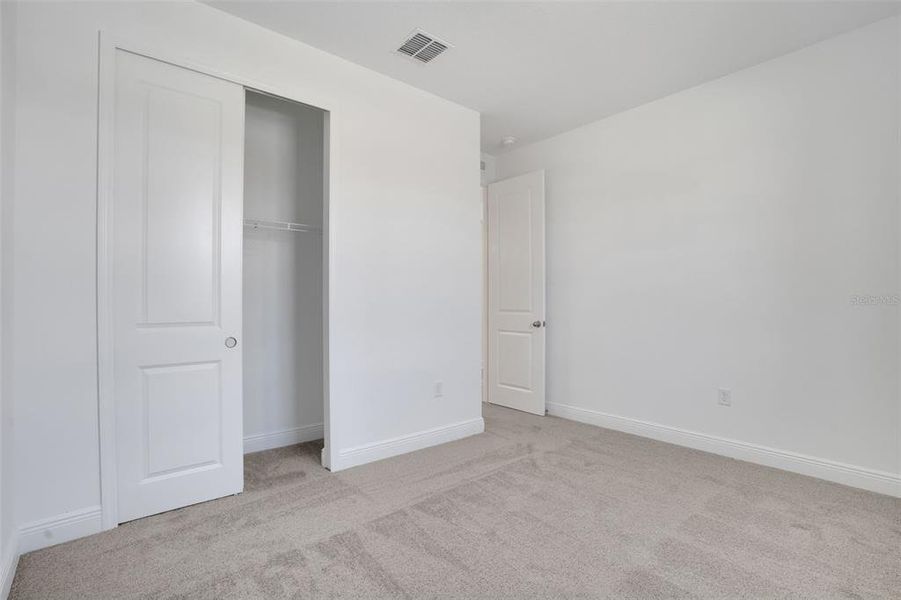 Spacious, unfurnished interior of a new home in Reserve at Hammock Oaks, Lady Lake (Image 28).