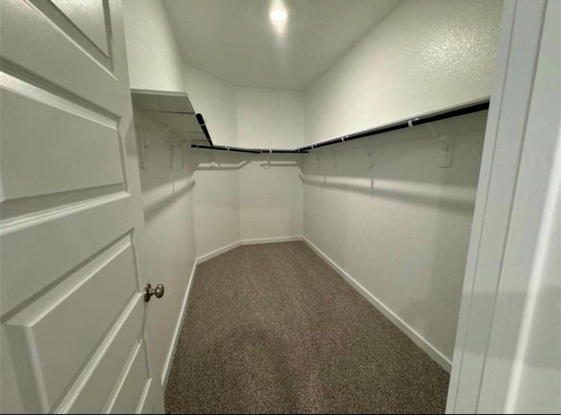 Spacious, unfurnished interior of a new home in Wall Street Village, Richmond (Image 19).