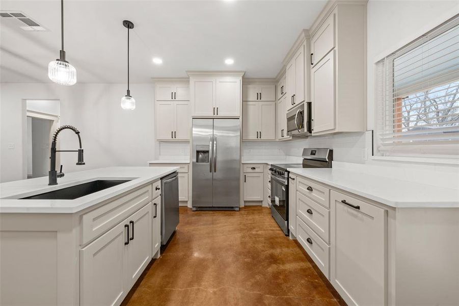 Furnished interior view inside a new home in , Waco (Image 8).
