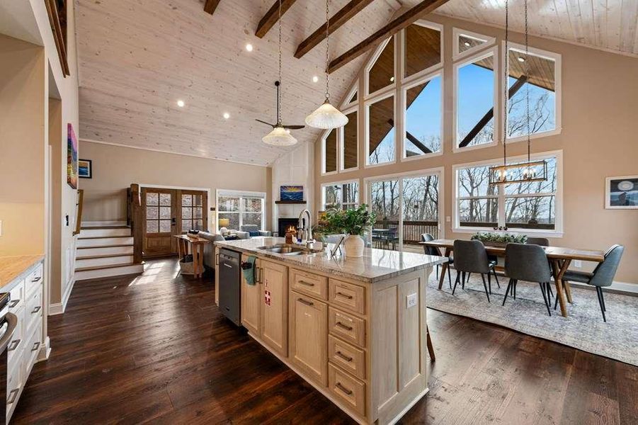 Community amenities in , Talking Rock (Image 68).