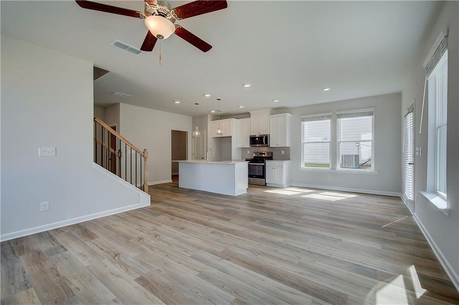 Spacious, unfurnished interior of a new home in Abbotts Crossing, Conyers (Image 13).