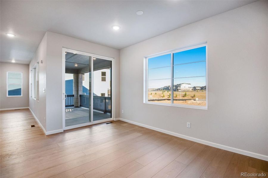 Spacious, unfurnished interior of a new home in Prelude at Sterling Ranch, Littleton (Image 22).