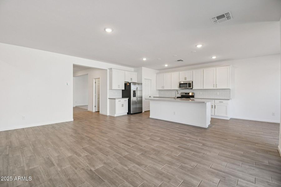 7-web-or-mls-W Mellen Ln-S1212-007 7-web-or-mls-W Mellen Ln-S1212-007