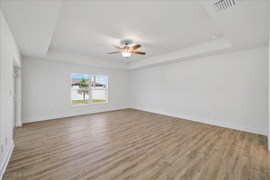 Spacious, unfurnished interior of a new home in Cape Coral, Cape Coral (Image 20).