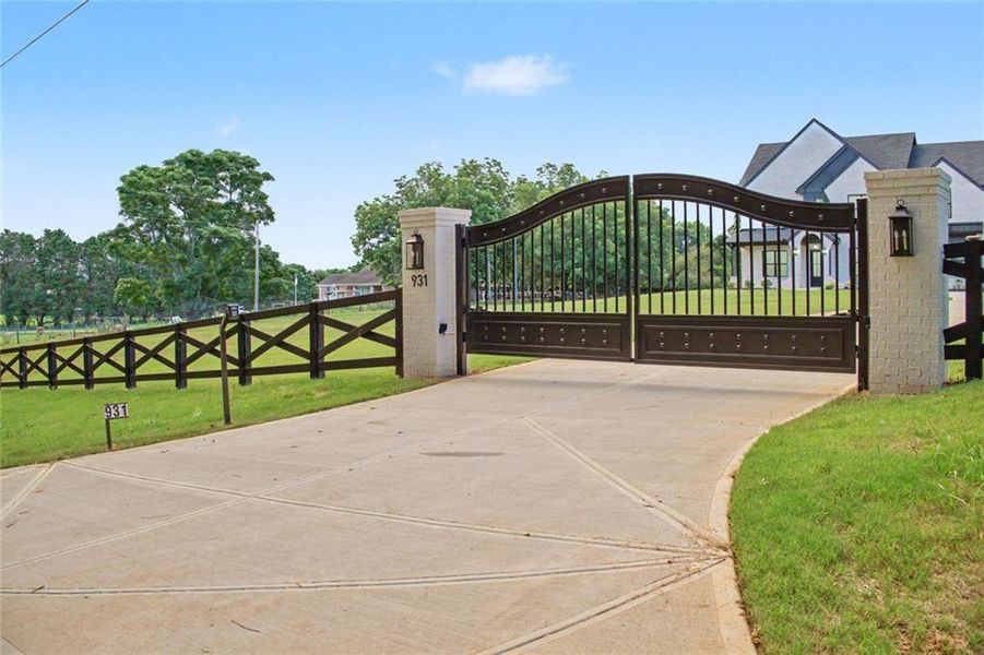Community amenities in , Monroe (Image 46).