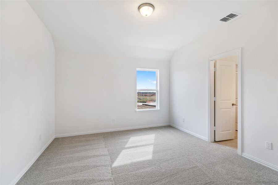 Spacious, unfurnished interior of a new home in Aldeana, Bonney (Image 25).