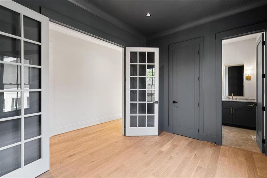 Spacious, unfurnished interior of a new home in , Atlanta (Image 23).