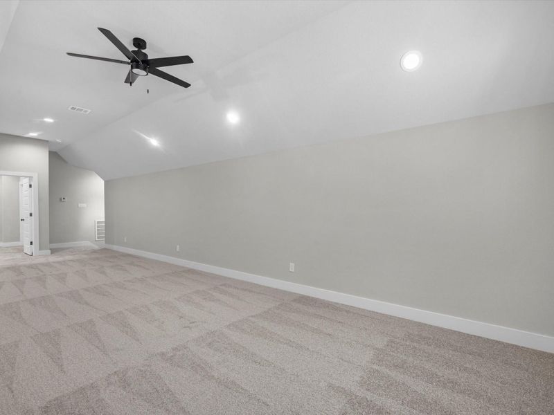 Spacious, unfurnished interior of a new home in , Dayton (Image 18).