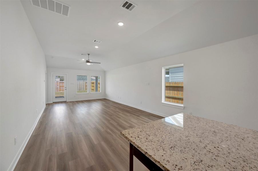 Spacious, unfurnished interior of a new home in Indian Springs, Crosby (Image 22).
