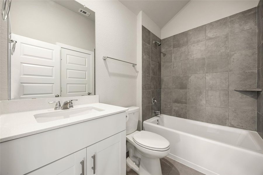 Furnished interior view inside a new home in , Rosenberg (Image 15).