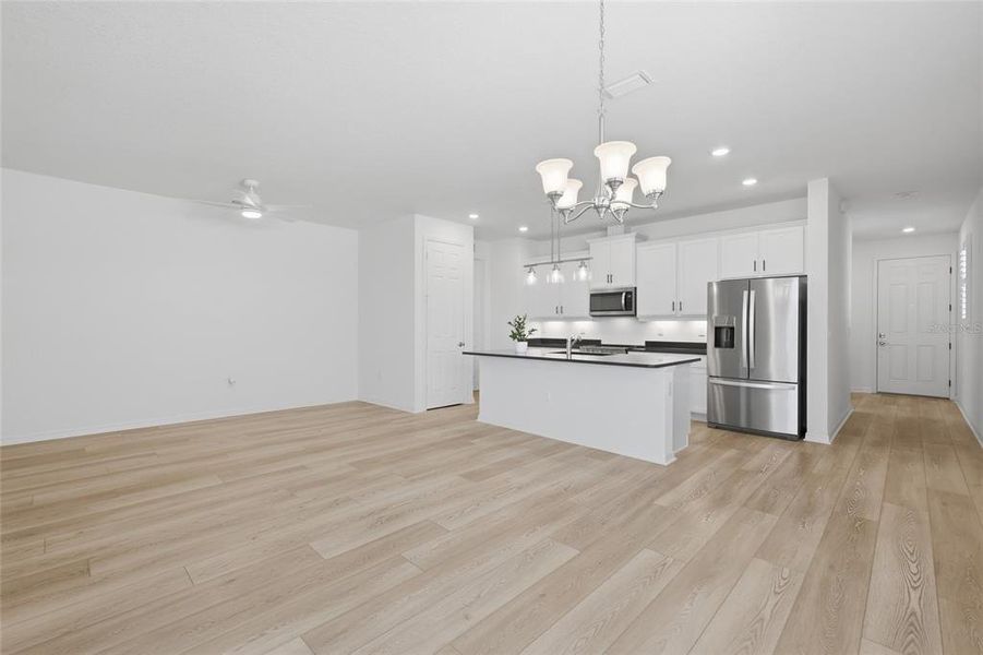 Spacious, unfurnished interior of a new home in Heron Bay, Palmetto (Image 36). Spacious, unfurnished interior of a new home in Heron Bay, Palmetto (Image 36).