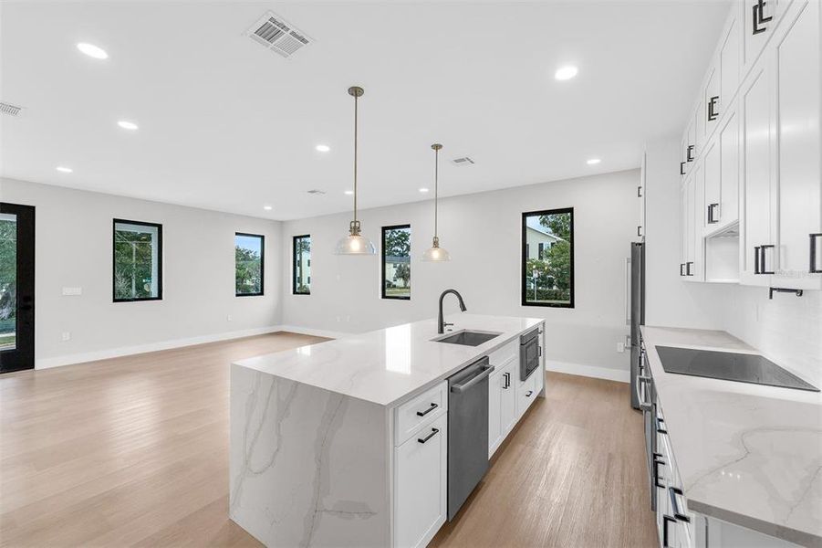 Furnished interior view inside a new home in , Orlando (Image 9).