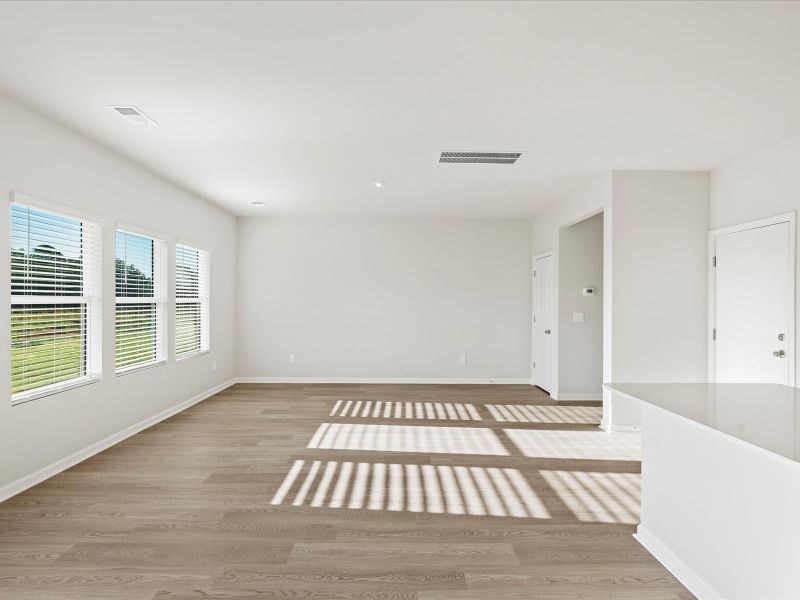 Spacious, unfurnished interior of a new home in Pleasant Brook, Piedmont (Image 11).