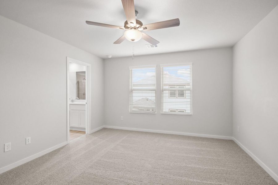 Spacious, unfurnished interior of a new home in Lakes at Black Oak, Magnolia (Image 12).