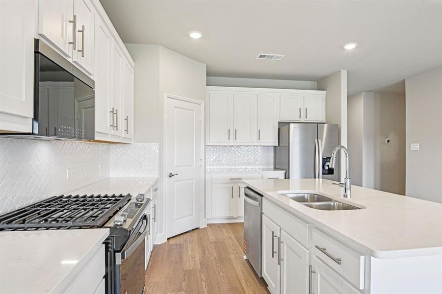 Photo is not of the actual home, but is an inspirational photo of builder’s model home and may depict options, furnishings, and/or decorator features that are not included. Photo is not of the actual home, but is an inspirational photo of builder’s model home and may depict options, furnishings, and/or decorator features that are not included.