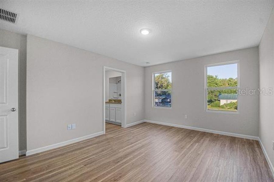 Spacious, unfurnished interior of a new home in , St. Augustine (Image 10).