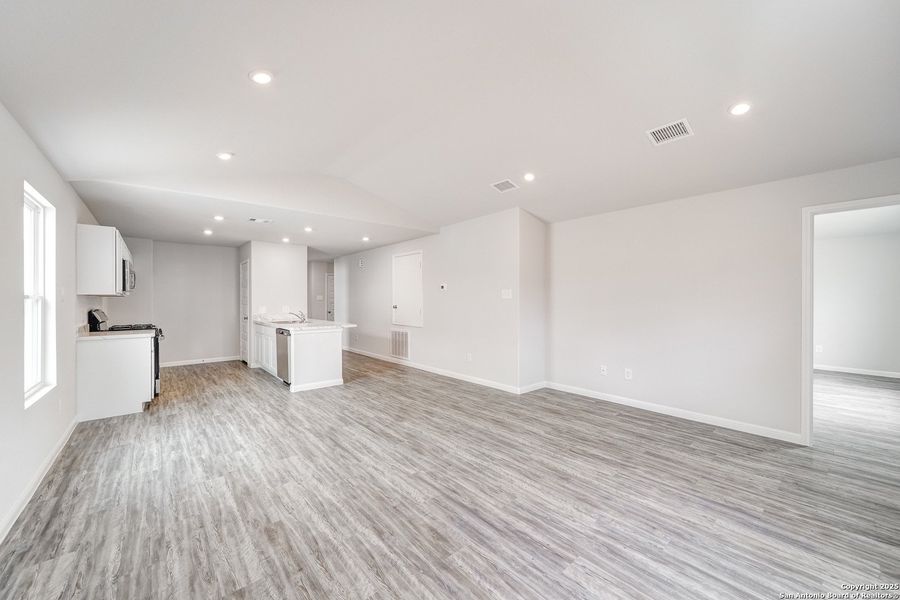 Spacious, unfurnished interior of a new home in Las Colinas, Kenedy (Image 28). Spacious, unfurnished interior of a new home in Las Colinas, Kenedy (Image 28).