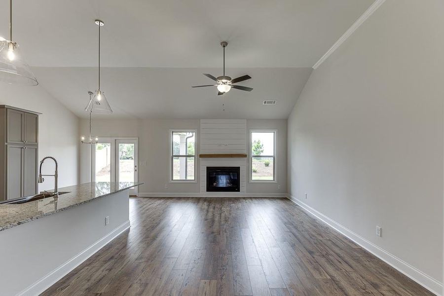 Spacious, unfurnished interior of a new home in , Jefferson (Image 18).