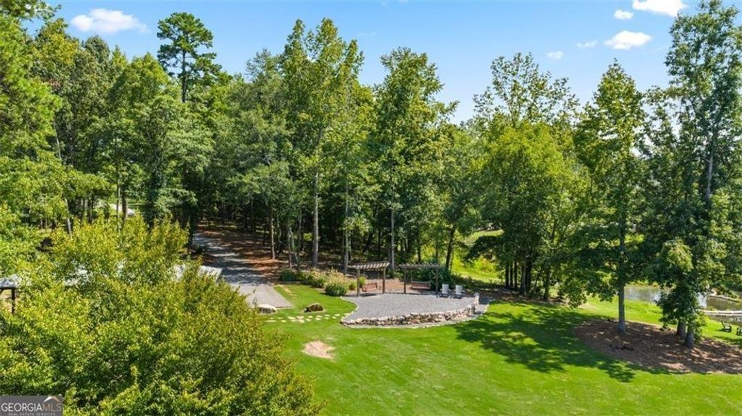 Natural landscape and outdoor views near Twin Lakes in Hoschton (Image 25).