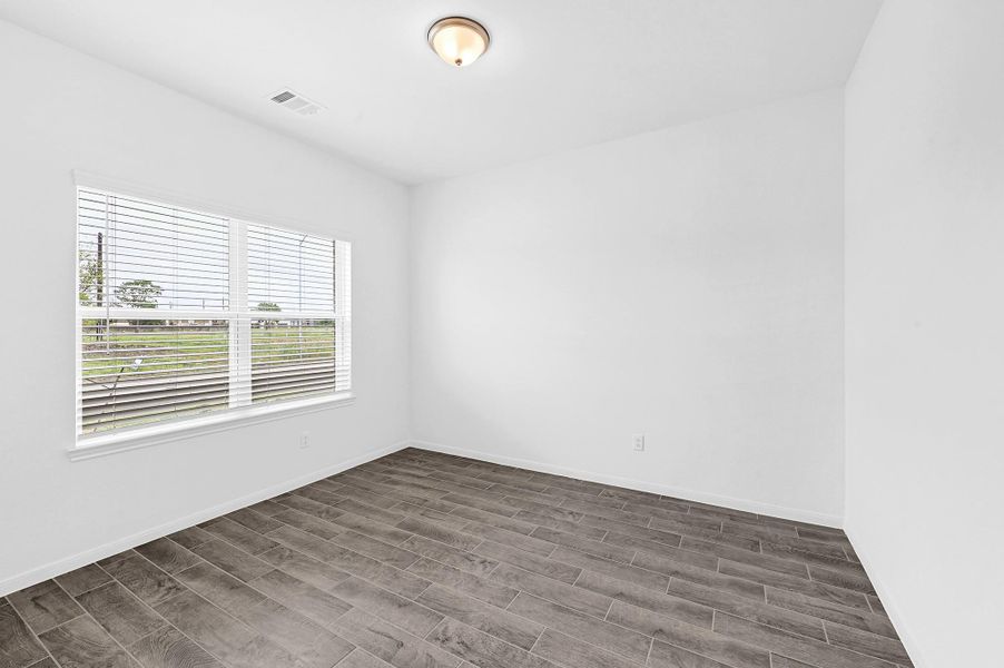 Spacious, unfurnished interior of a new home in Lago Mar, Texas City (Image 13). Spacious, unfurnished interior of a new home in Lago Mar, Texas City (Image 13).