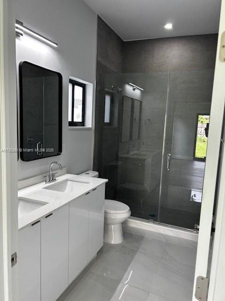 Furnished interior view inside a new home in , Fort Lauderdale (Image 4).