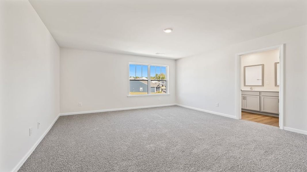 Spacious, unfurnished interior of a new home in Varner Station, Woodruff (Image 24).