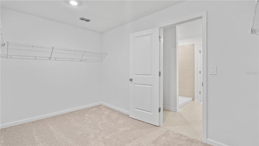 Spacious, unfurnished interior of a new home in , Eustis (Image 14).