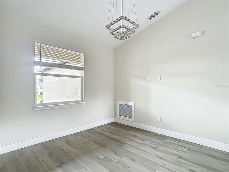 Spacious, unfurnished interior of a new home in , Ocala (Image 9).