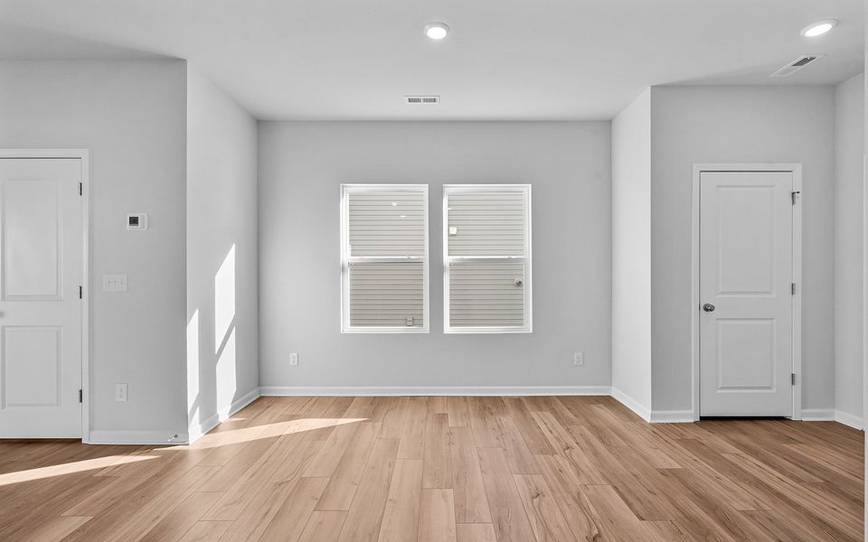 Spacious, unfurnished interior of a new home in Hanes Lake, Winston-Salem (Image 16).