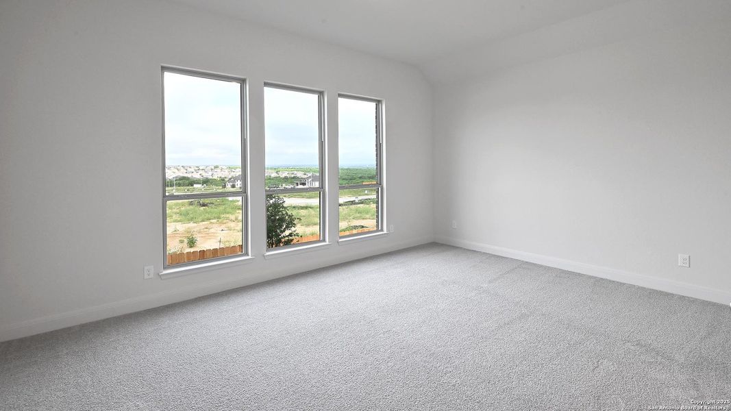 Spacious, unfurnished interior of a new home in Homestead 55', Cibolo (Image 28).