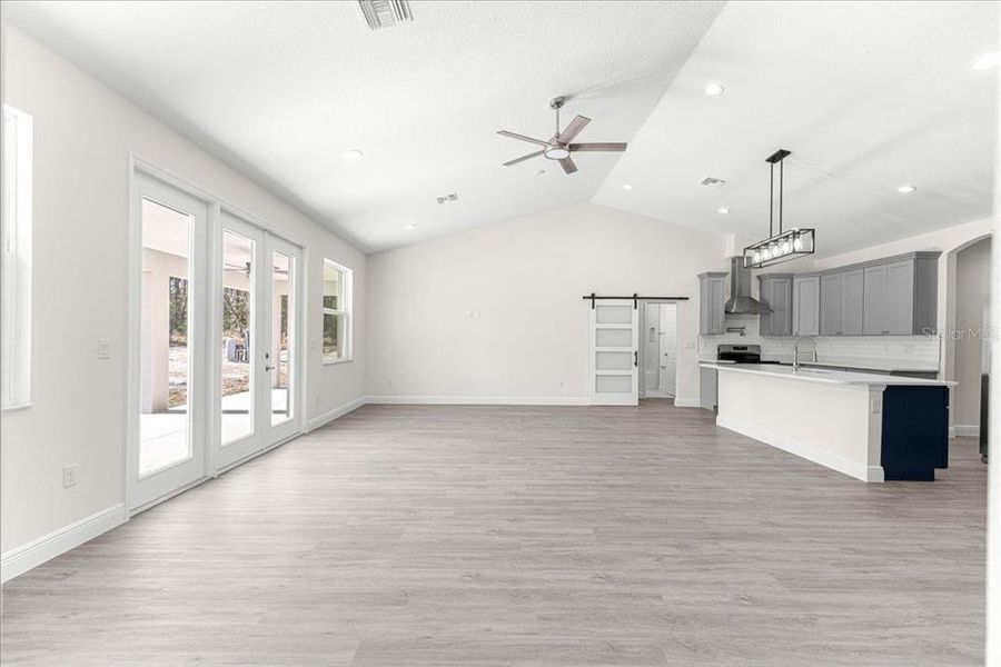 Spacious, unfurnished interior of a new home in , Dunnellon (Image 43).