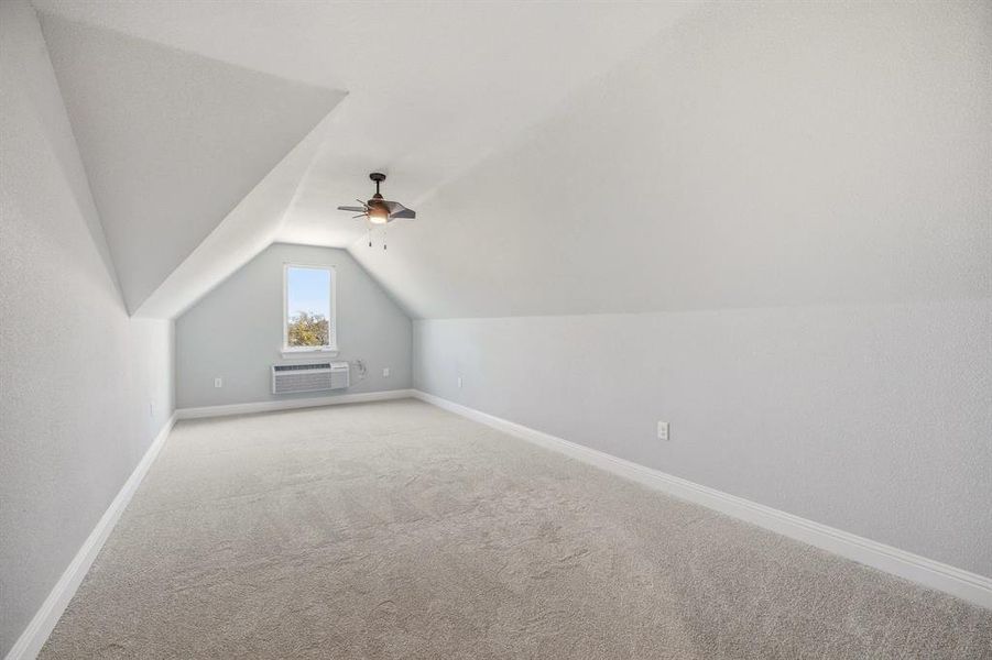 Spacious, unfurnished interior of a new home in , Glen Rose (Image 33).