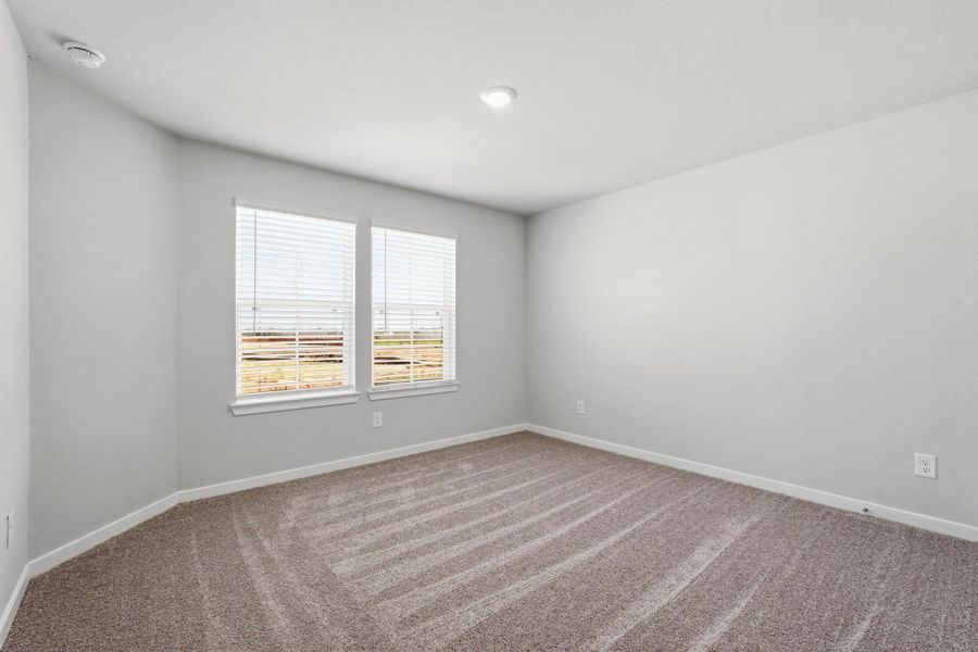 Spacious, unfurnished interior of a new home in Sanford Farms, Waller (Image 23).