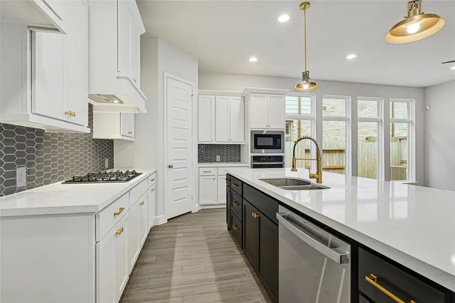 Furnished interior view inside a new home in Grand Central Park 45', Conroe (Image 5). Furnished interior view inside a new home in Grand Central Park 45', Conroe (Image 5).