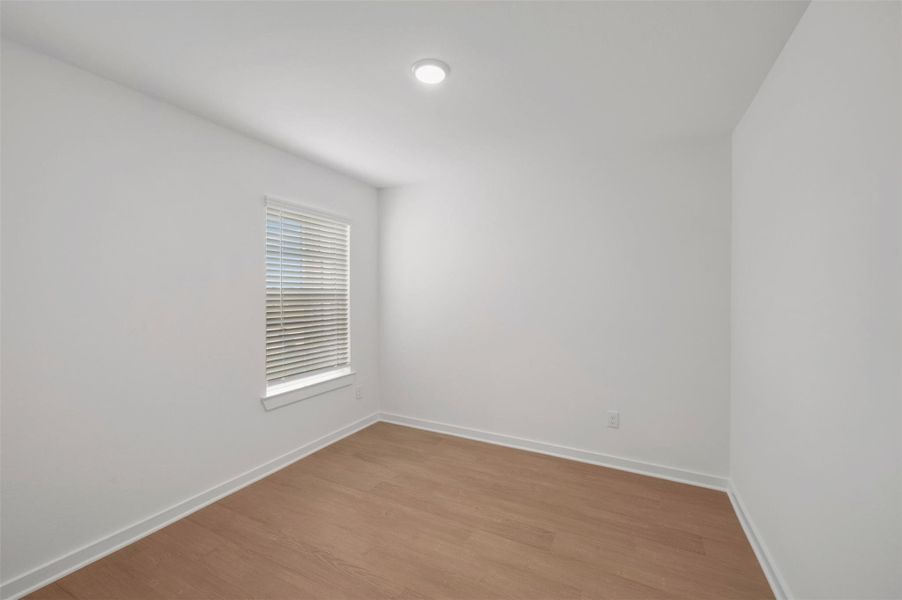 Spacious, unfurnished interior of a new home in Summerview, Fulshear (Image 30).